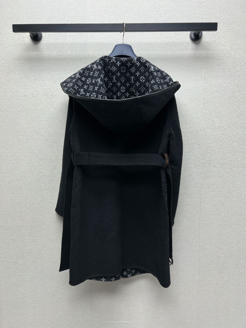 l0vis Vvtt0n outwear